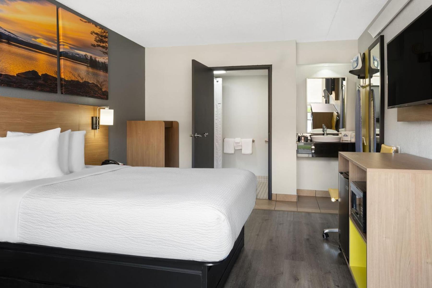 Days Inn By Wyndham Columbus Worthington Buitenkant foto