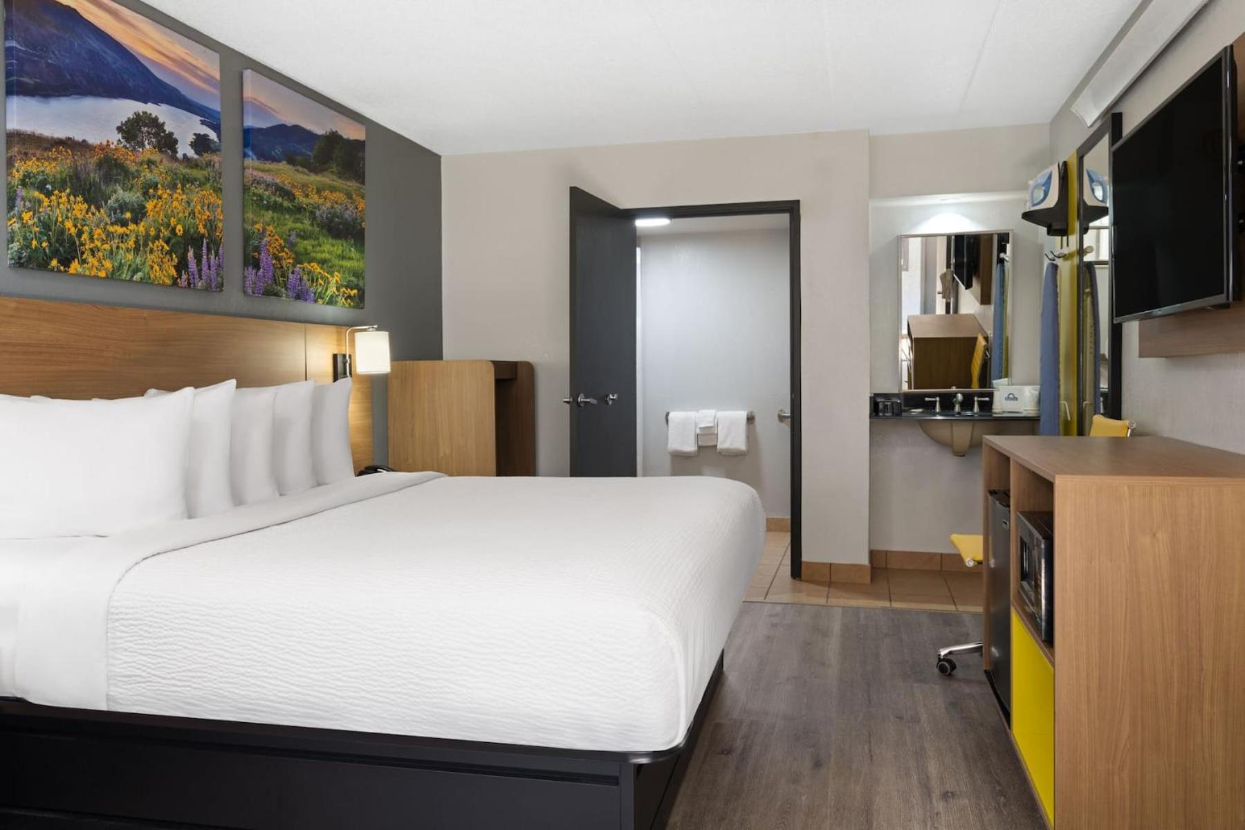 Days Inn By Wyndham Columbus Worthington Buitenkant foto