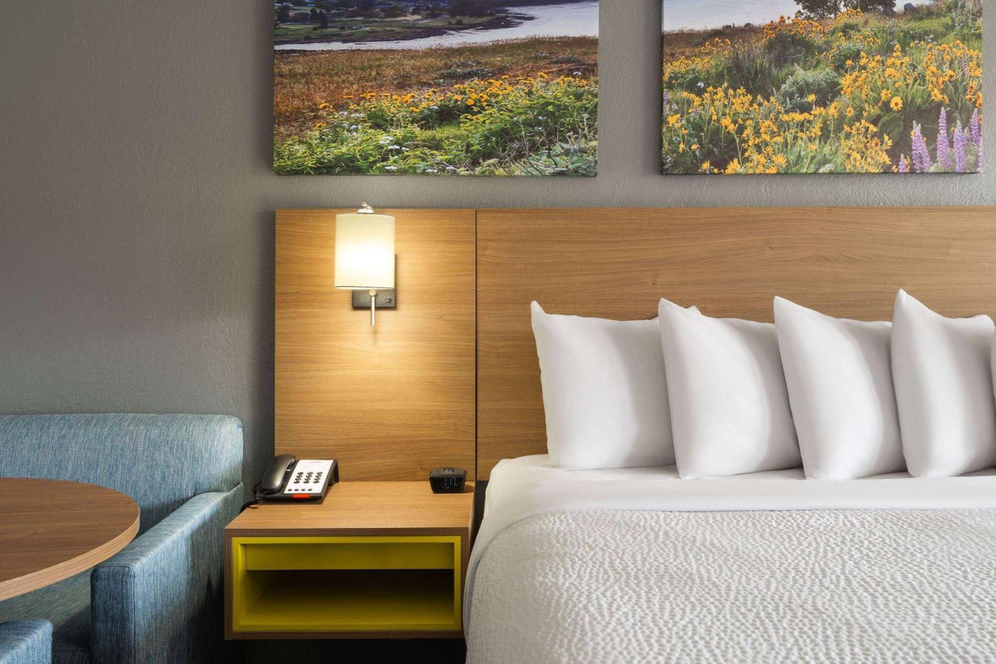 Days Inn By Wyndham Columbus Worthington Buitenkant foto