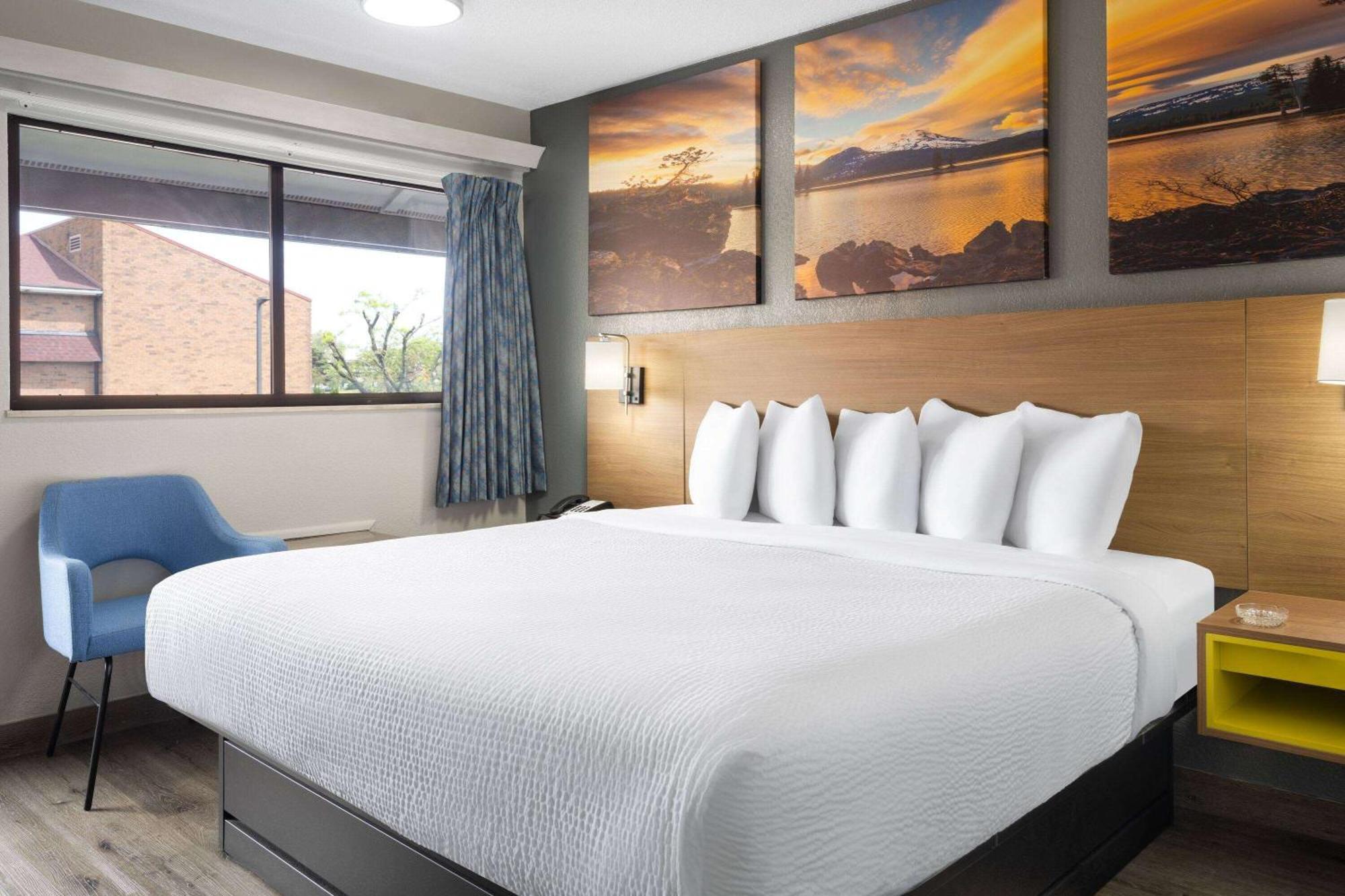 Days Inn By Wyndham Columbus Worthington Buitenkant foto