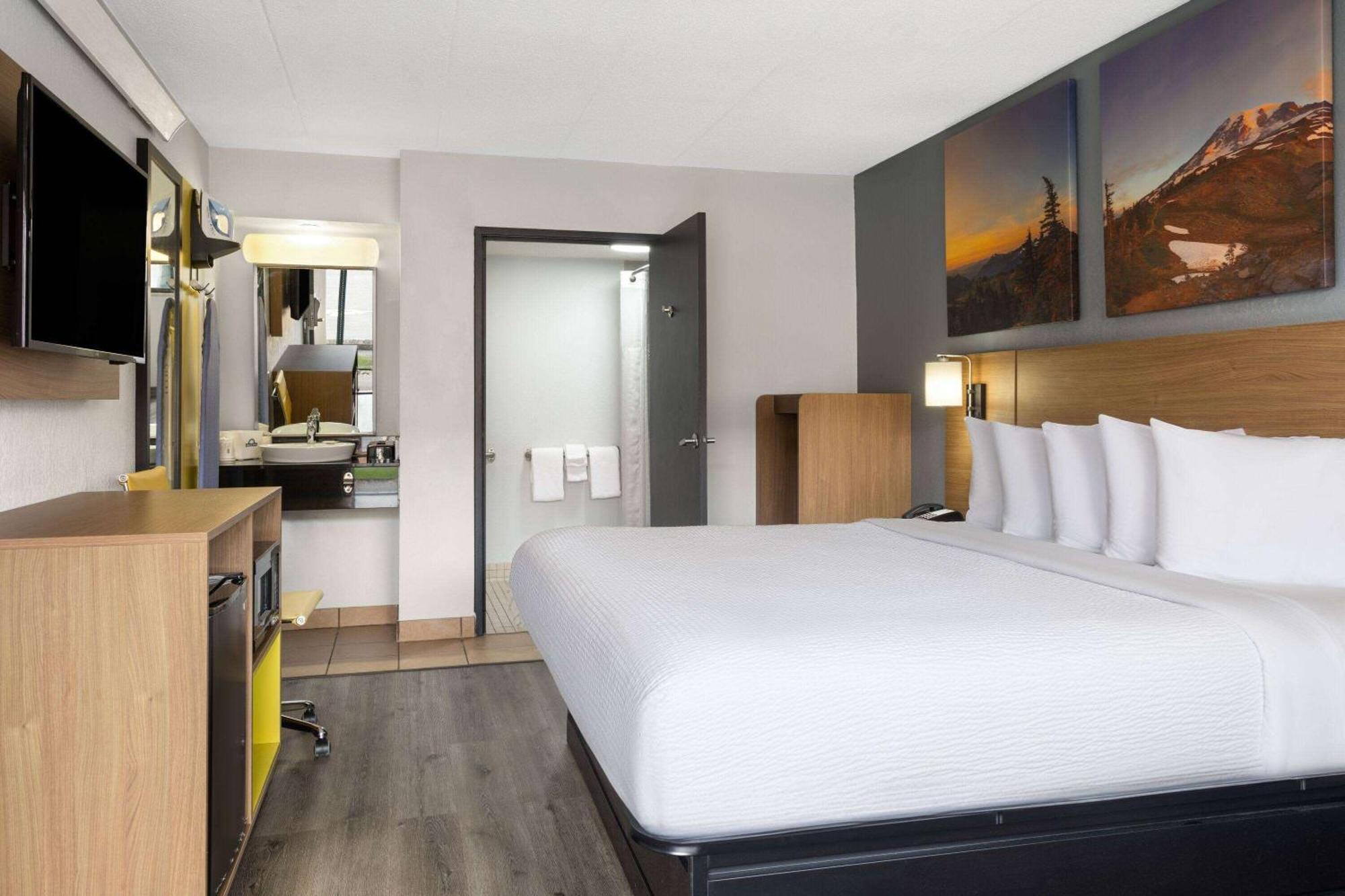Days Inn By Wyndham Columbus Worthington Buitenkant foto